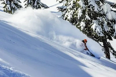 Skigebiet in der Nähe des Bahnhofs Baikalsk