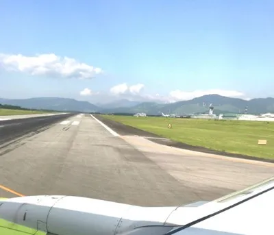 Blick auf den Berg Erciyes aus dem Flugzeugfenster