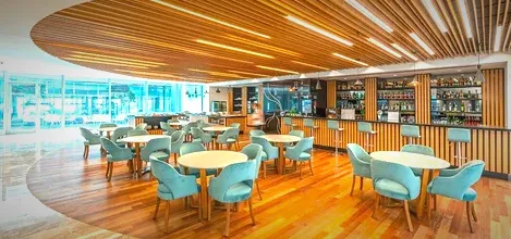 Cafe im Terminal des Flughafens Dalaman.