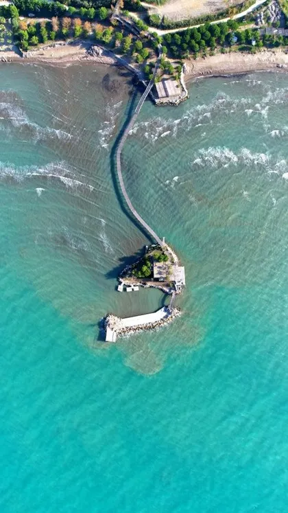 Luftaufnahme des Golem-Strandes bei Durrës, Albanien