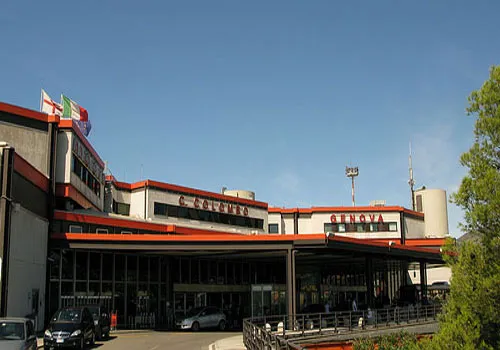 Transfer vom / zum Flughafen Genua
